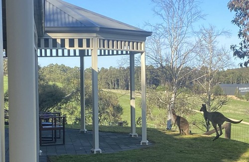 Green Hills Cottage | Beautiful cottage with stunning views. Just minutes from Meadows!