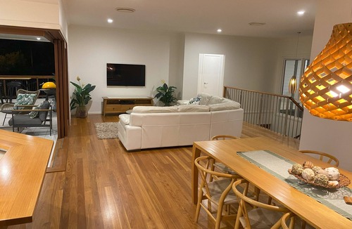Torquay House | Beautiful family beach house with pool, adjacent to the bays best swimming beach