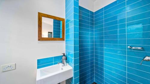Ocean Shores Apartment | Beautiful high-set studio close to beach