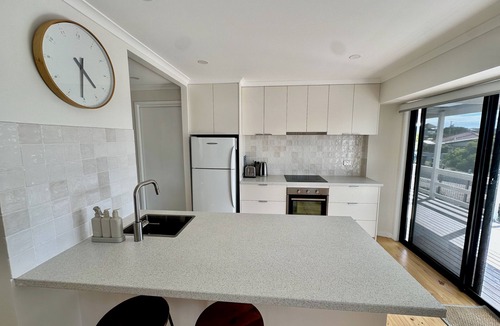 Port Elliot House | Beautiful home 150m to Boomer Beach with views to the hills, sleeps 8.