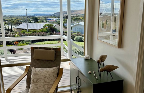 Port Elliot House | Beautiful home 150m to Boomer Beach with views to the hills, sleeps 8.