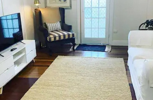 Maclean House | Beautiful Maclean Cottage