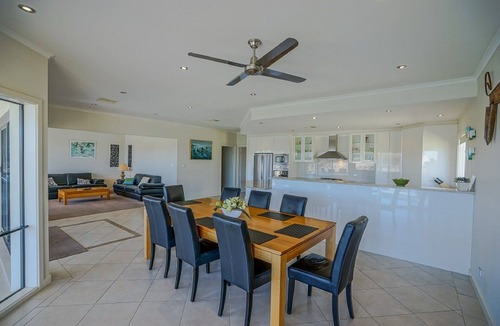 Wallaroo House | Beautiful marina property with own pontoon