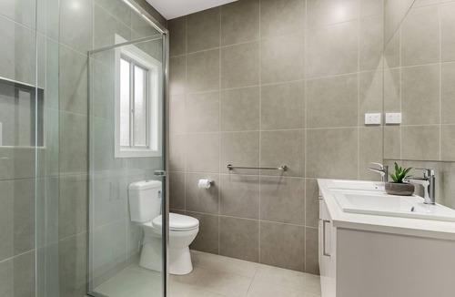 White Hills House | Beautiful Modern Home · Minutes from Bendigo CBD