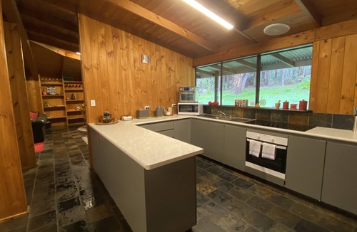 Denmark House | Beautiful, relaxing bush environment, walking distance to town centre.