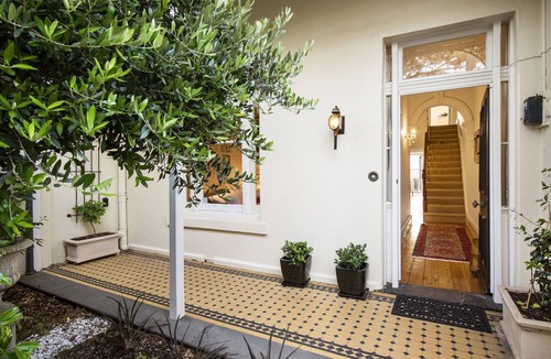 Albert Park House | Beautiful Terrace House in Fabulous Albert Park