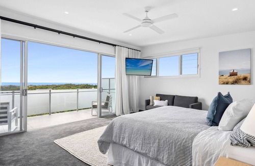 Coolum Beach Villa | Beautiful Three-Story Villa footsteps to the Beach