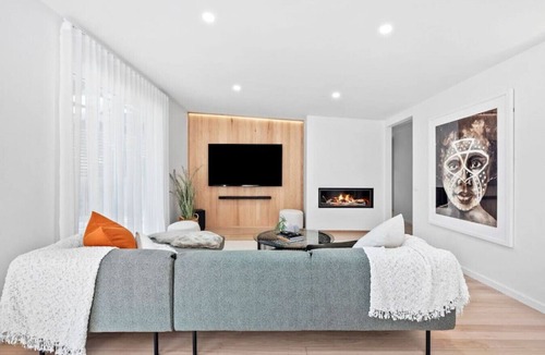 Ocean Grove House | Beautifully presented home that sleeps ten people