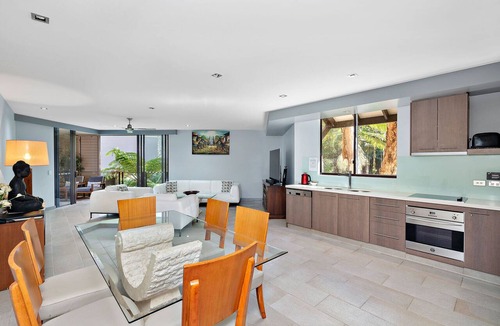 Palm Cove Apartment | Beautifully presented 3 Bedroom 2 Bathroom Temple Apartment, Palm Cove