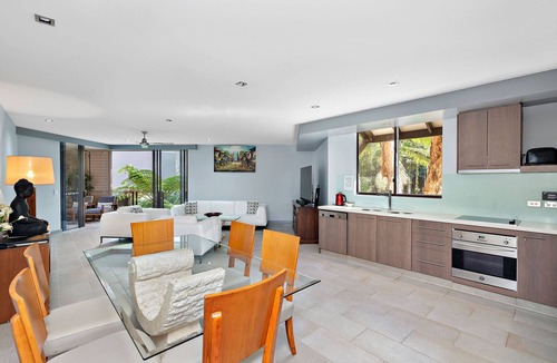 Palm Cove Apartment | Beautifully presented 2 Bedroom 1 Bathroom Temple Apartment, Palm Cove
