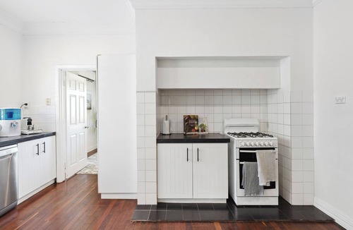 Bedford House | Bedford Pool Oasis & Guesthouse