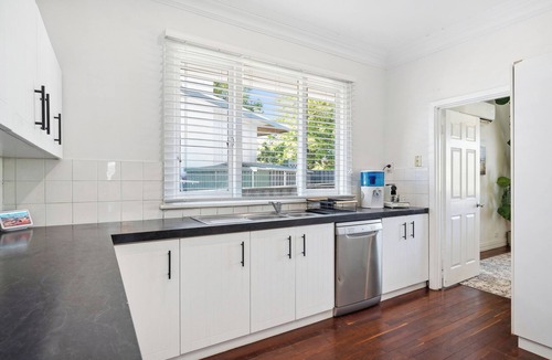 Bedford House | Bedford Pool Oasis & Guesthouse