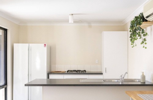 Midvale Bed & Breakfast | Bedroom 2:Free Wifi, Double Size Bed, Ceiling Fan