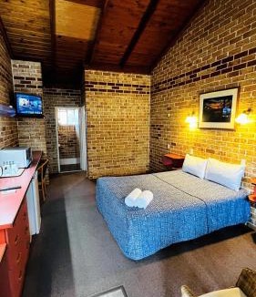 Beenleigh Hotel | Beenleigh Village Motel