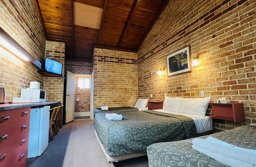 Beenleigh Hotel | Beenleigh Village Motel