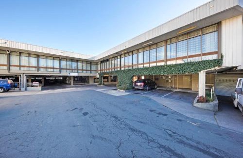 Hawker Hotel | Belconnen Way Hotel & Serviced Apartments
