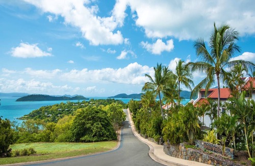 Hamilton Island Apartment | Bella Vista East 9: 2 bedroom oceanview apartment with golf buggy