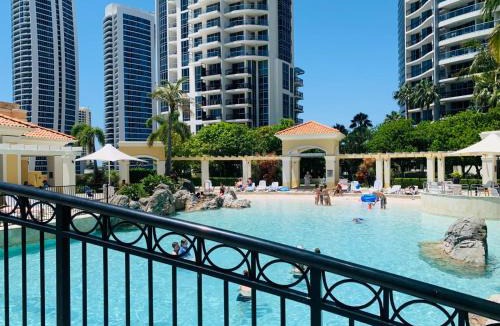 Surfers Paradise Apartment | Bellagio@Chevron, Luxe, 2 Bedroom Apartment in the Heart of Surfers Paradise!