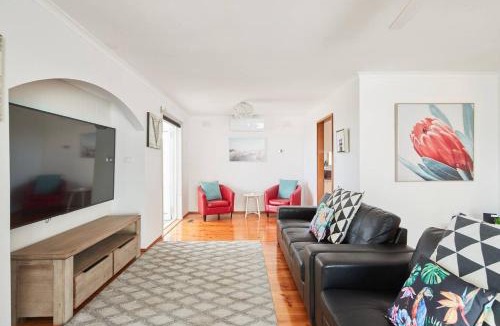 Portarlington House | Bellarine Bungalow - Bay Breezes & Wineries Galore