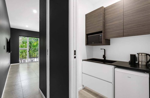 Clifton Beach House | Belle Escapes Rainforest Shore