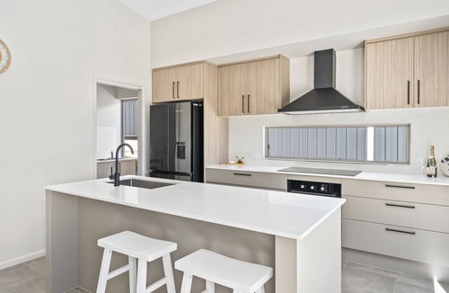 Trinity Beach House | Belle Escapes Sea La Vie