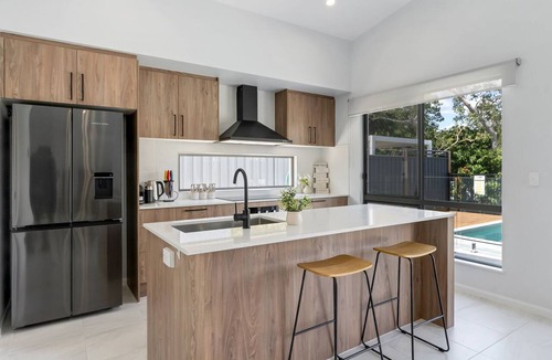 Trinity Beach House | Belle Escapes Sea Bon