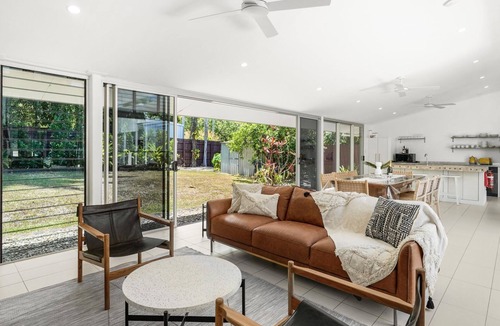 Trinity Beach House | Belle Escapes Villa Rosa just minutes to Trinity Beach
