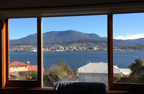 Bellerive House | Bellerive Bluff Magic - A Tranquil Panoramic Escape