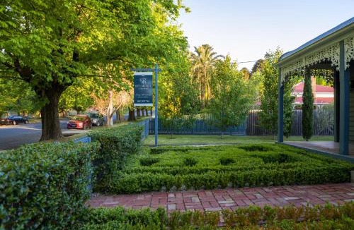 Beechworth House | Belmont at Beechworth 2 bedrooms, 2 bathrooms, 2 couples