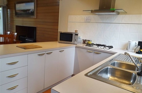 Forge Creek Apartment | Beluga - 1 Nt(waterfront)