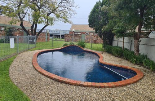 West Wodonga Hotel | Belvoir Village Motel & Apartments Wodonga