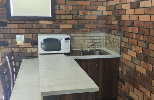 West Wodonga Hotel | Belvoir Village Motel & Apartments Wodonga
