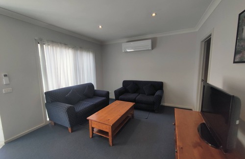 West Wodonga Hotel | Belvoir Village Motel & Apartments Wodonga