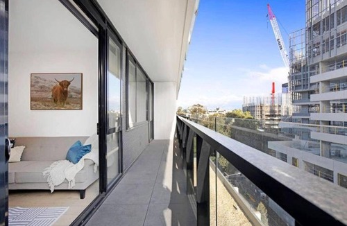 Abbotsford Apartment | Bespoke Designer Home By The Yarra River + Heart of Abbotsford