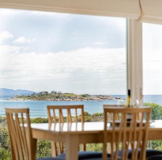 Bicheno House | Best of the Best - A Villa On Redbill