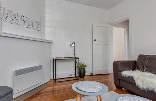 North Hobart House | Best on Letitia Central spacious stylish sleeps 6