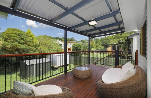 Nathan House | Best Value 4Beds Home Near Shops, Cafes & Forest