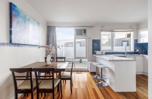 Aspendale House | Beyond the Blue Beachfront Beauty on Your Doorstep