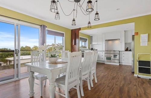 Rainbow Beach House | Big Red Beach House - Rainbow Beach