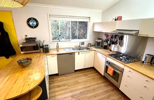 Kioloa House | Big Sur perfectly positioned in Kioloa, boasting all the modern amenities and Pet friendly
