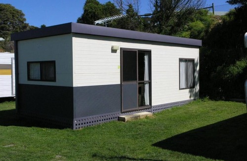 Waterhouse Cabin | BIG4 Robe Lakeside Tourist Park