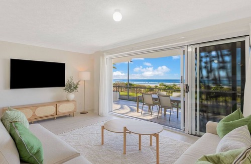 Bilinga Apartment | Bilinga Beach Living - Absolute Beachfront Luxury - Linen Provided - Min. 3 Night Stays