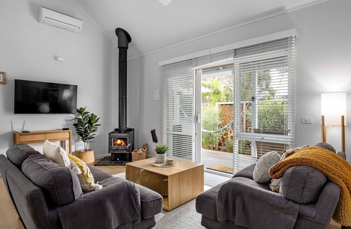 Sorrento Cottage | Bilinga Cottage - Wattlebird