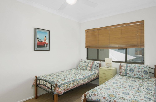 Bilinga Apartment | BILINGA GARDENS, UNIT 7 - Simple unit right on Bilinga Beachfront