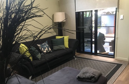Black Mountain House | BILLABONG Noosa Hinterland Holiday House