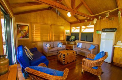 Seventeen Seventy House | Bimbimbi Coastal Hideaway 2BR 1770 Views