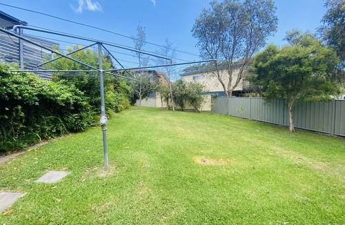 Malua Bay House | Binda Beach House - two beaches within 450m walk