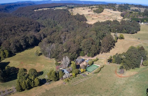 Wildes Meadow Cottage | Binnowee Cottage at Foxton Park | Tennis Court
