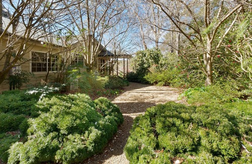 Wildes Meadow Cottage | Binnowee Cottage at Foxton Park | Tennis Court