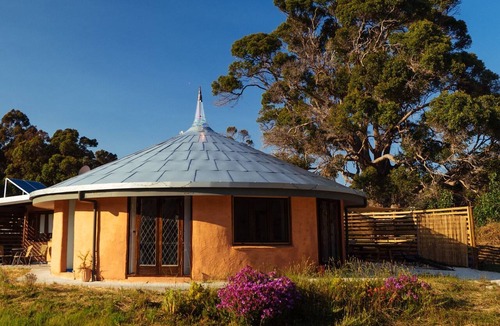 Forest Grove House | Birchfield Farmstay - The Dome